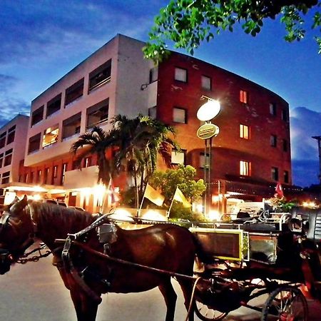 Pin Hotel Lampang Extérieur photo