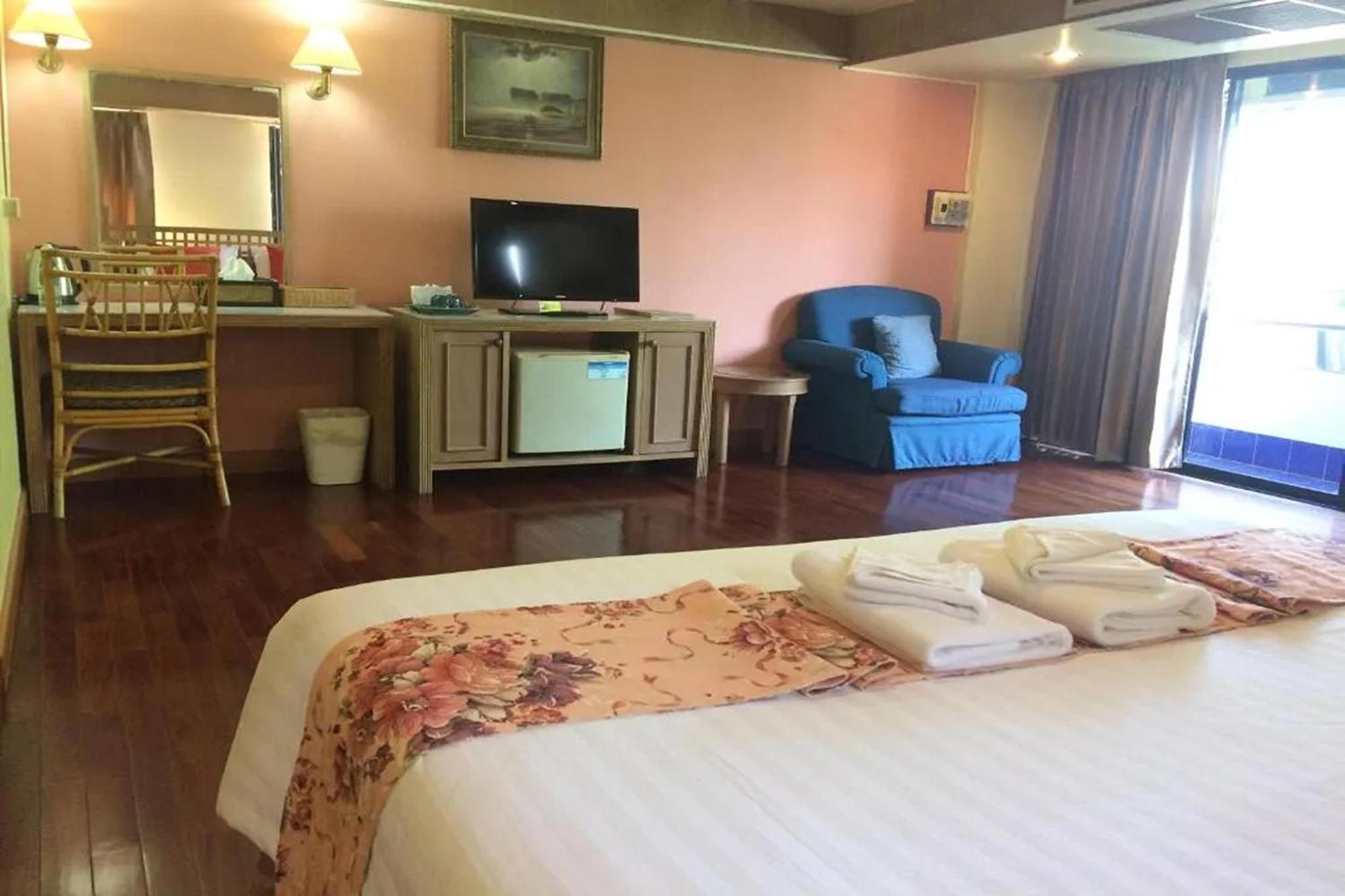 Pin Hotel Lampang Extérieur photo