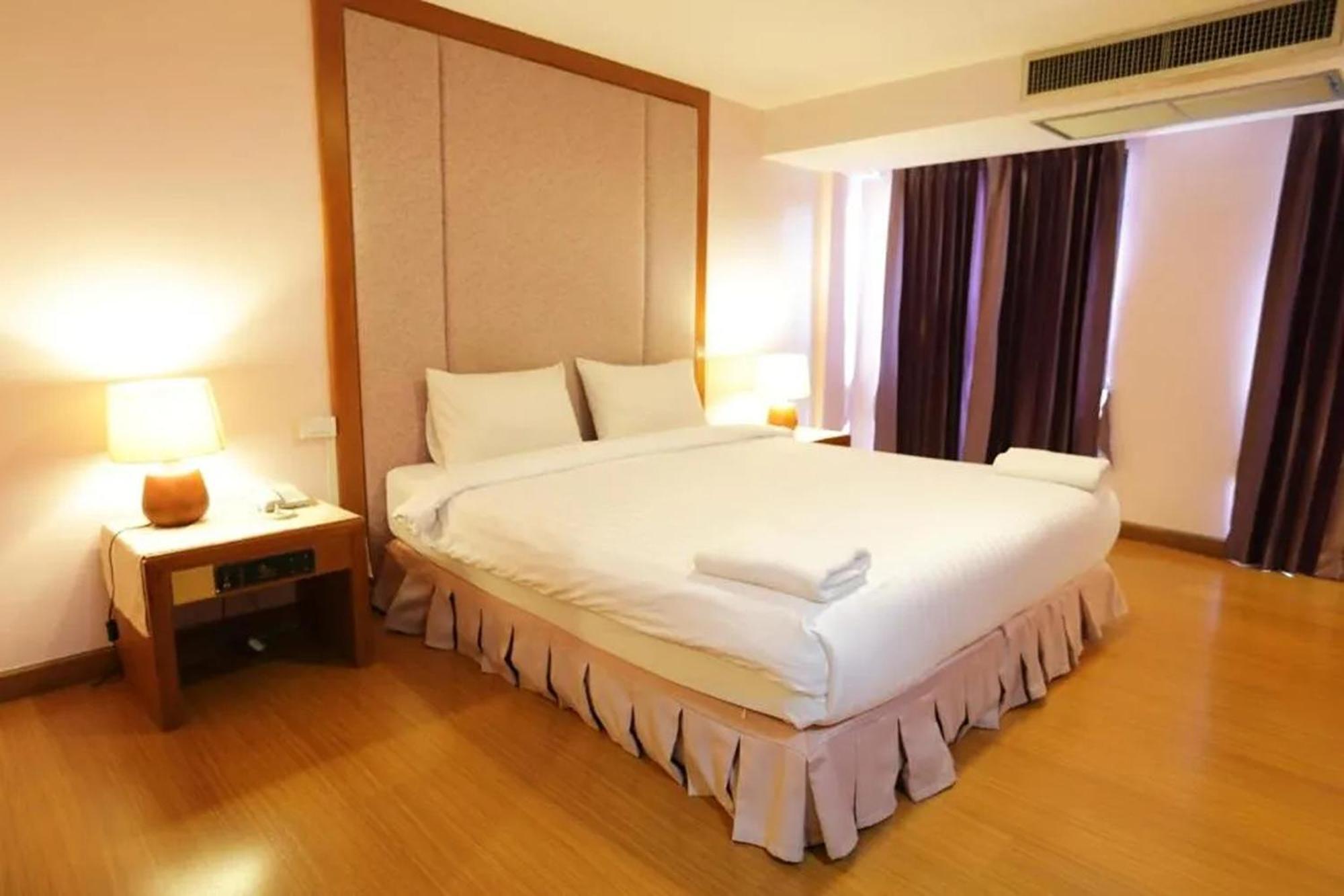 Pin Hotel Lampang Extérieur photo