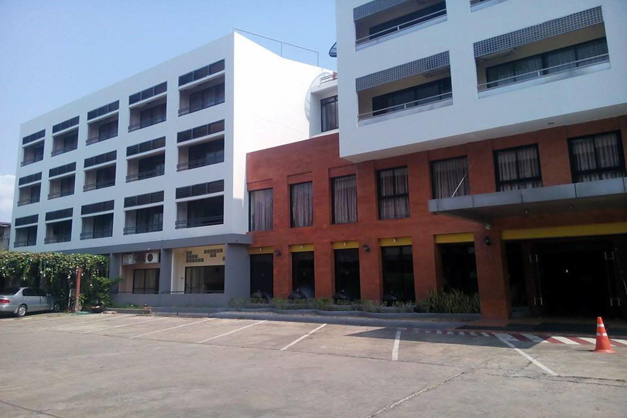 Pin Hotel Lampang Extérieur photo