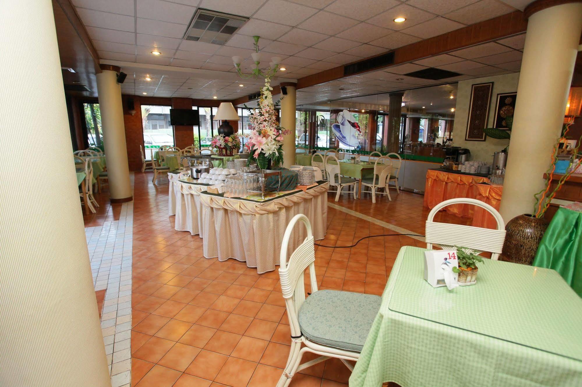 Pin Hotel Lampang Extérieur photo