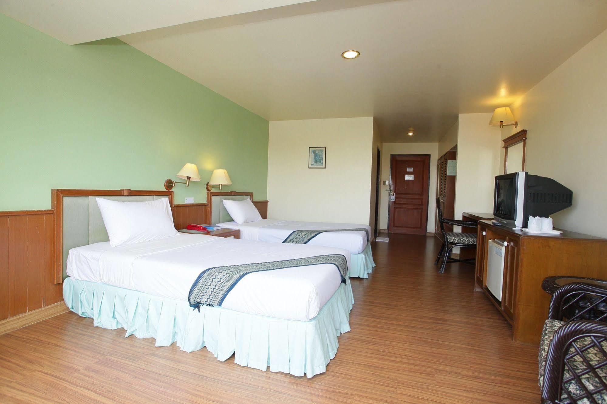 Pin Hotel Lampang Extérieur photo