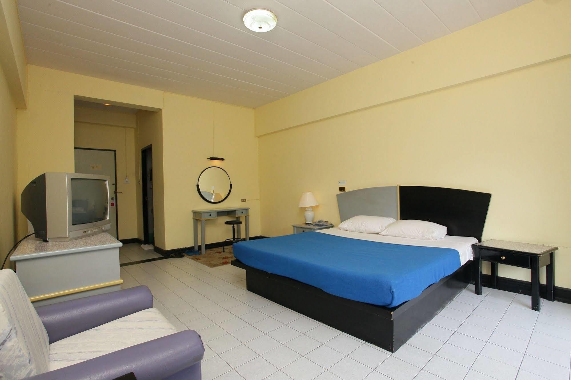 Pin Hotel Lampang Extérieur photo