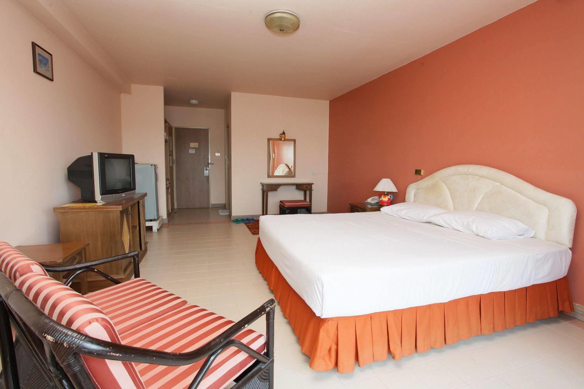 Pin Hotel Lampang Extérieur photo